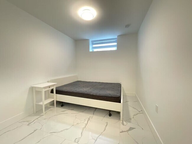 Photo du bâtiment - 1523 W 60th Ave