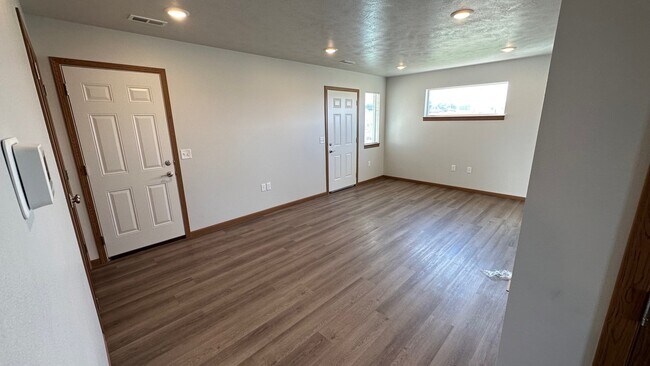 Building Photo - 5700 E Hitching Plz