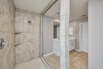 Building Photo - 1715 Ryon Falls Dr