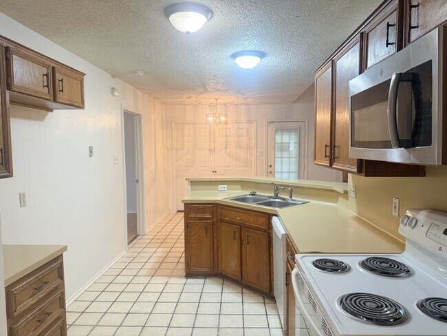 Foto del edificio - 1815 Cedarview Dr