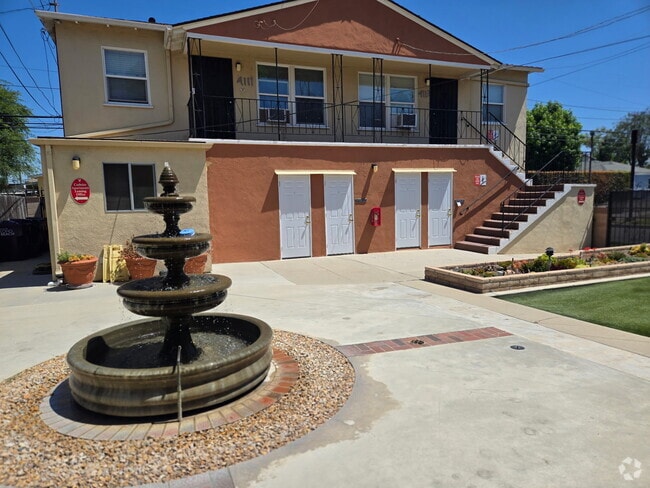 Building Photo - 4113 N Greenbrier Rd