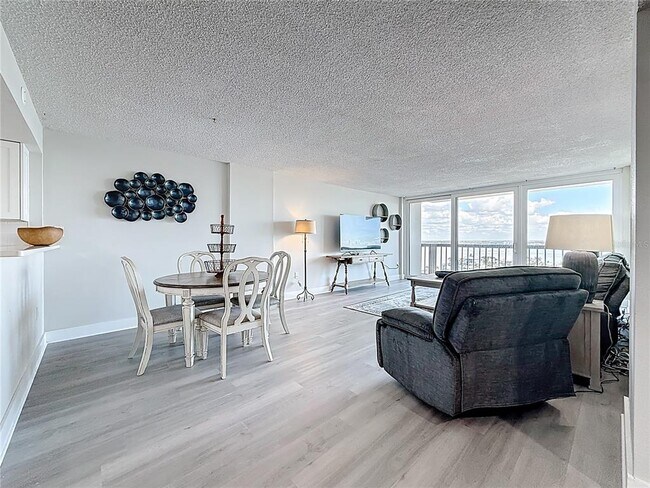 Building Photo - 400 Island Way