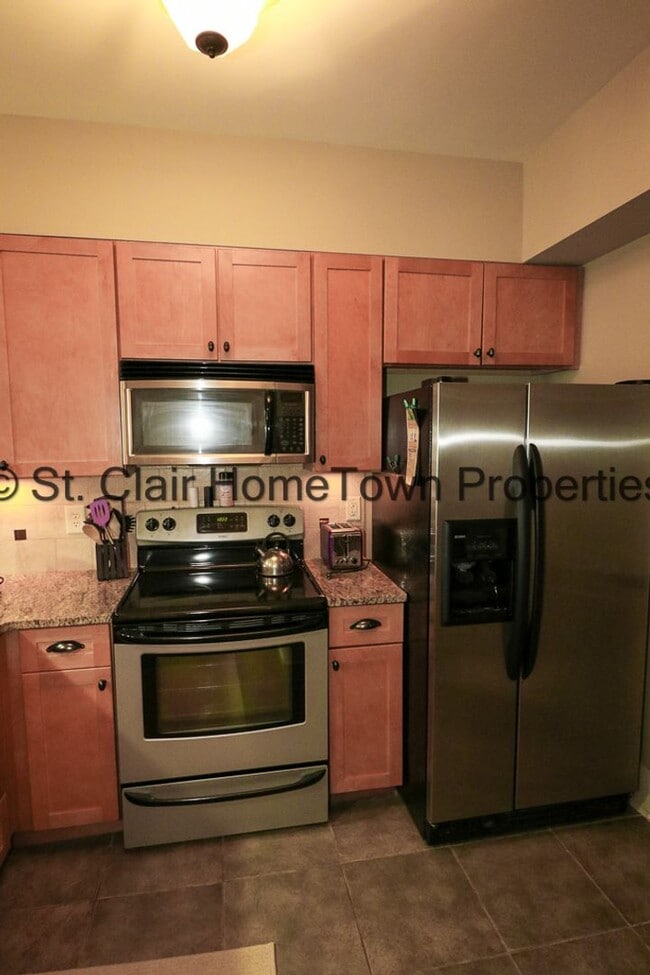 Building Photo - Condo on Logan Martin Lake