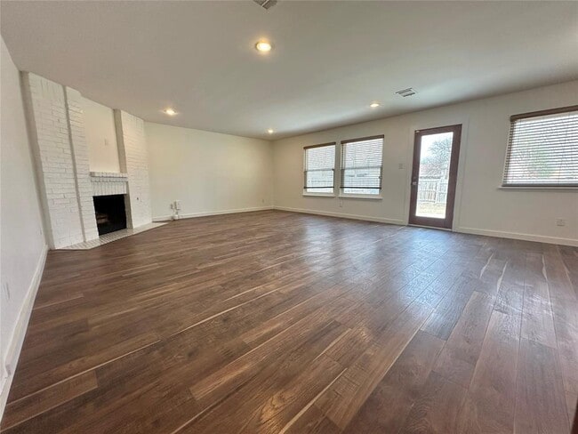 Building Photo - 1609 Charolais Dr