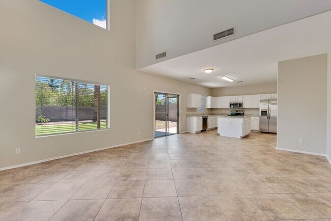 Building Photo - Move In By October 15th - GET $500 OFF 1ST...
