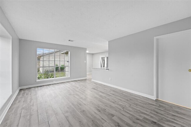 Foto del edificio - 10903 Maple Rock Dr