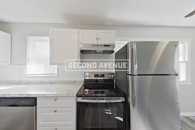 Foto del edificio - 4815 E 43rd St