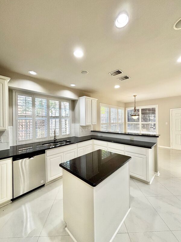 Building Photo - 9618 Waterview Pkwy