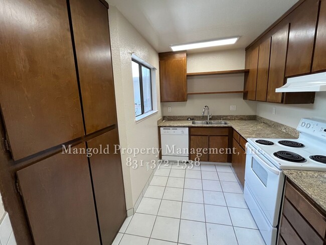 Building Photo - Steinbeck Flats Condo Close To Old Town Sa...
