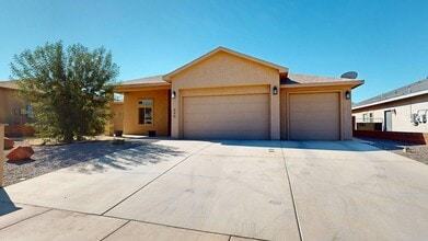 Building Photo - 490 Montecito Dr