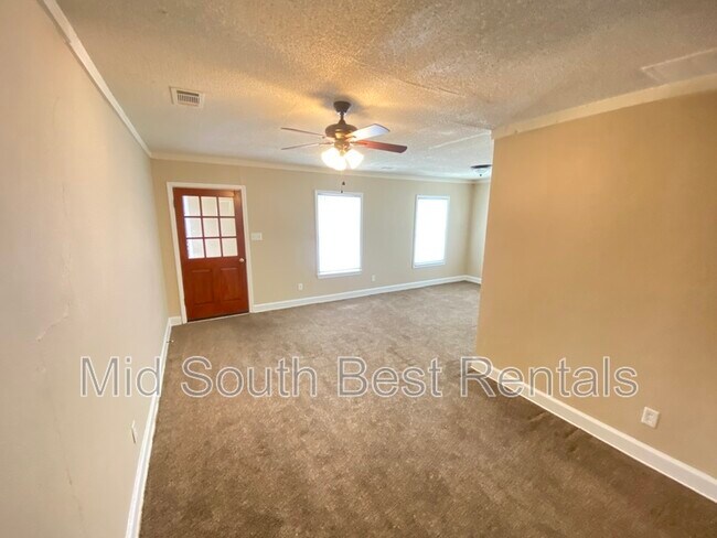 Foto del edificio - 3216 Hardin Ave