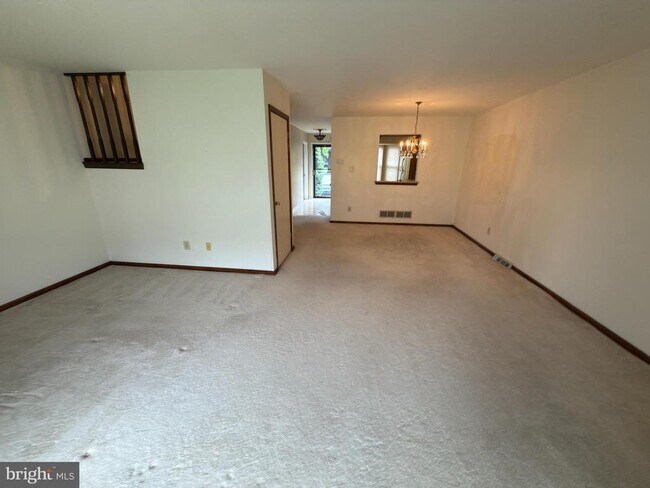 Foto del edificio - 305 Ward Ct