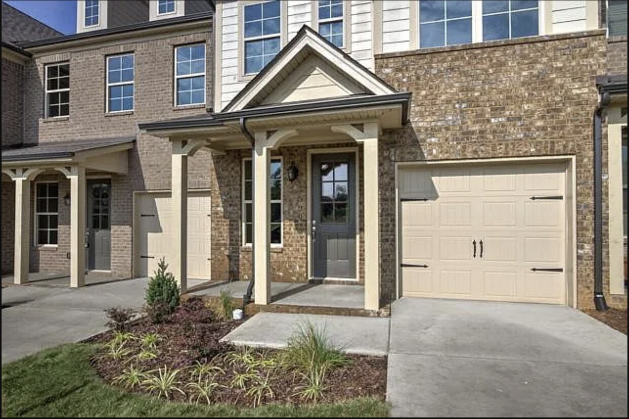 1581 Hampshire Pl, Thompsons Station, TN 37179 Townhome Rentals in