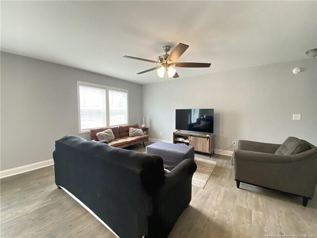 Foto del edificio - 900 Allstar Ave