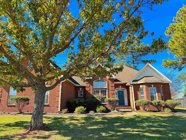 Building Photo - 701 Victoria Cir