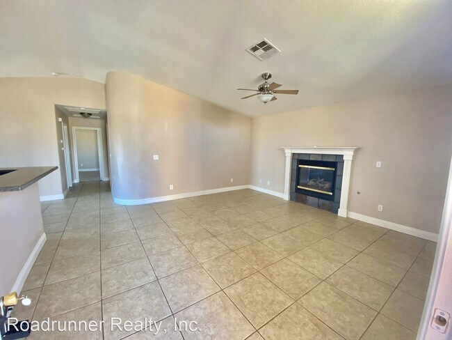 Building Photo - 3 br, 2 bath House - 5553 Baileya Ave