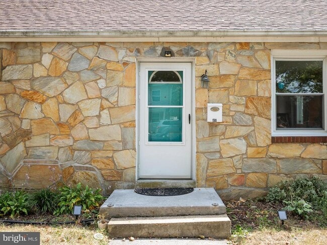 Building Photo - 1508 S Loudoun St