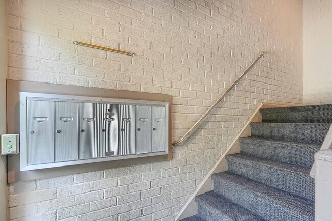 Foto del edificio - 14 Mountbatten Ct