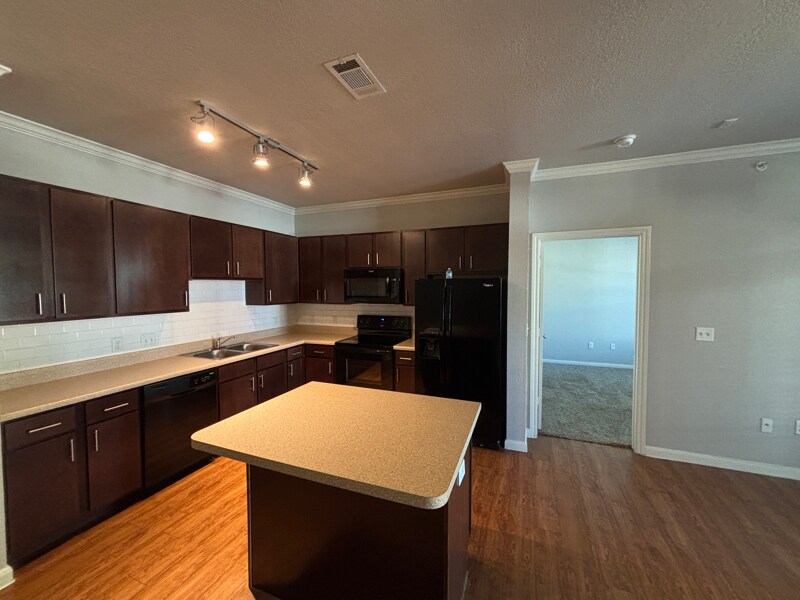 Foto principal - 1811 Medical Pkwy