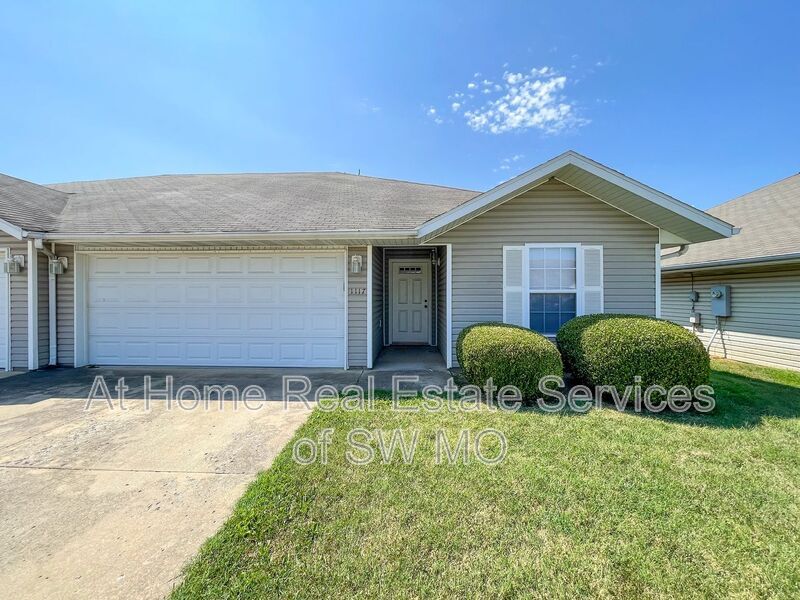 Foto principal - 1117 S Clifton Ave