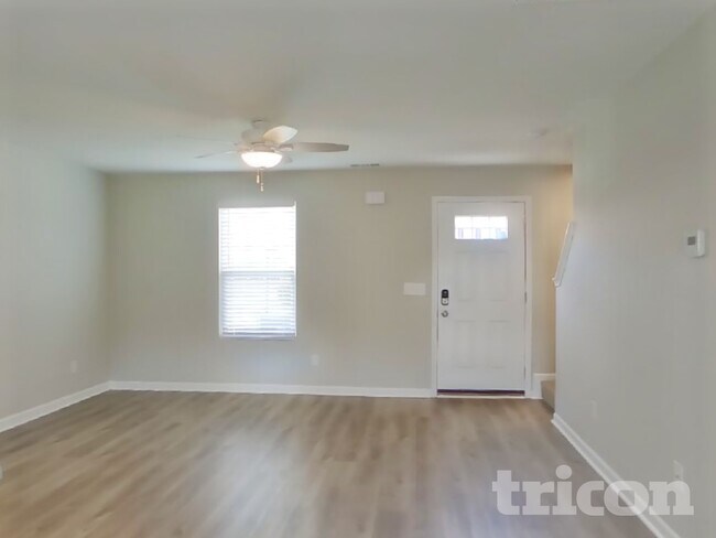 Foto del edificio - 2512 Solomon Ln