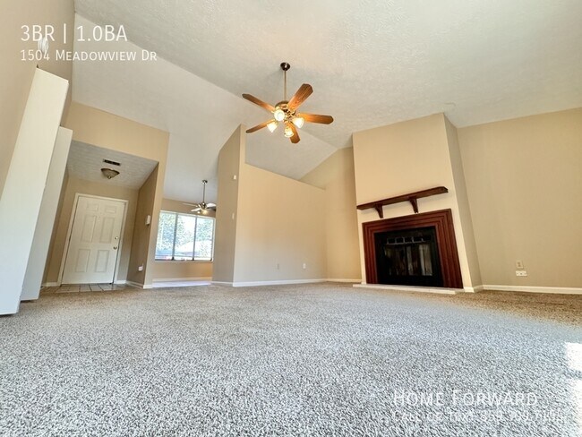 Building Photo - 1504 Meadowview Dr