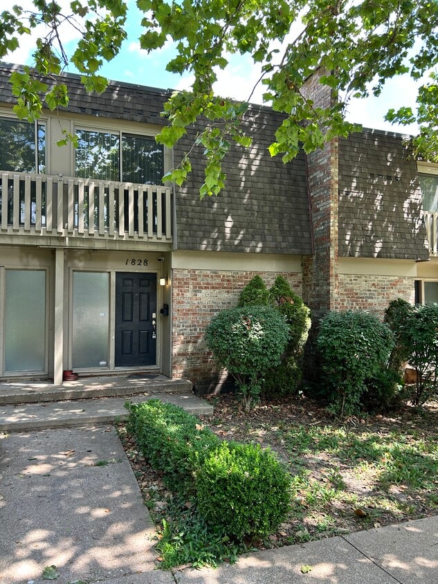 Foto principal - 1828 E 97th St