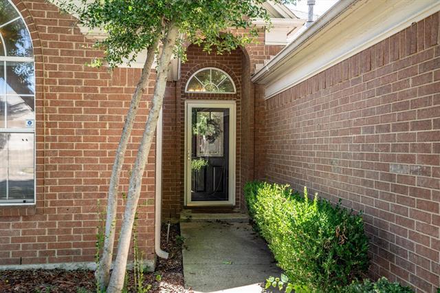 Foto del edificio - 2533 Forestwood Dr