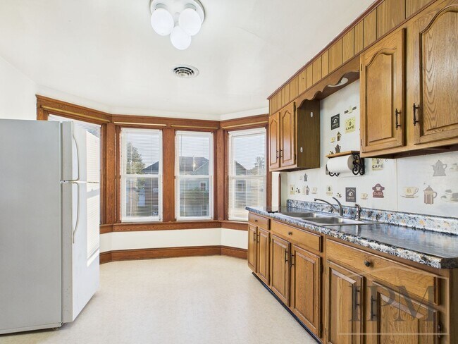 Foto del edificio - Available Now! Charming 2 Bedroom, 1 Bath ...