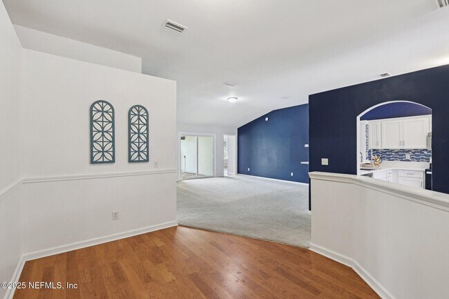 Building Photo - 2688 Glenhaven Dr