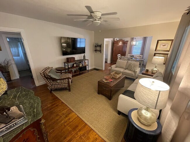 Foto del edificio - 161 Calhoun Rd