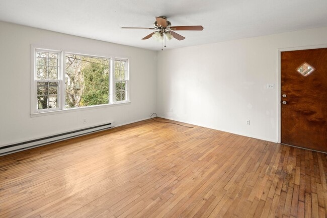 Building Photo - Duplex in Grove Park