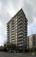 Building Photo - Skyline
