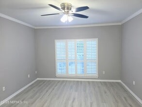 Building Photo - 7800 Point Meadows Dr