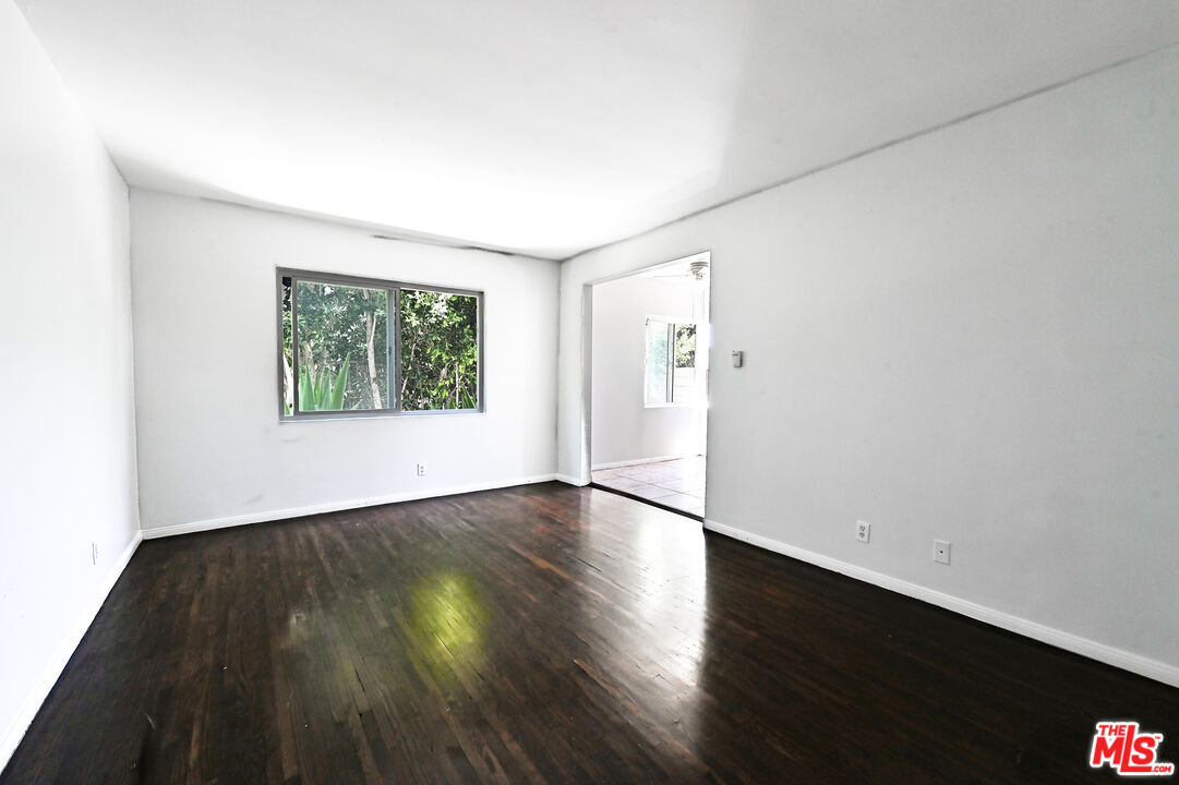 Foto principal - 5533 W Jefferson Blvd