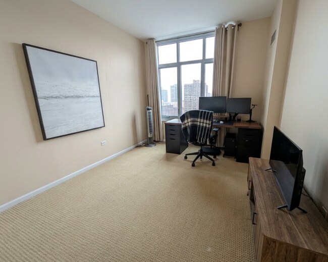 Foto del edificio - 1133 W Granville Ave