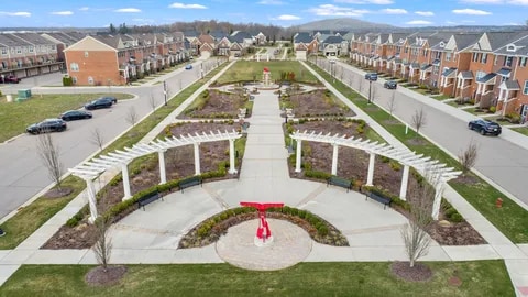 Building Photo - 47713 Hillcrest Dr