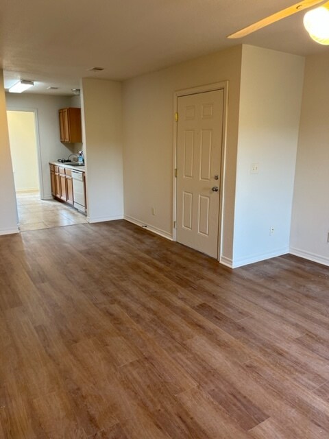 Building Photo - 180 Toni Ln