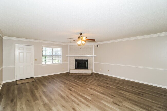 Foto del edificio - 7018 Cobblestone Dr