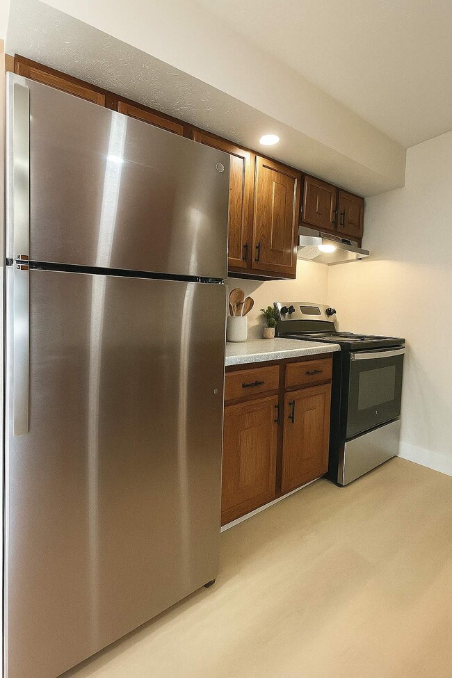 Building Photo - LINQ Portfolio