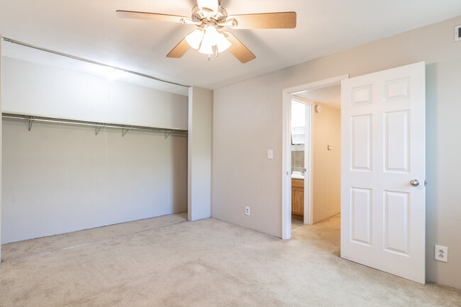 Foto del edificio - Forest Hill Apartments