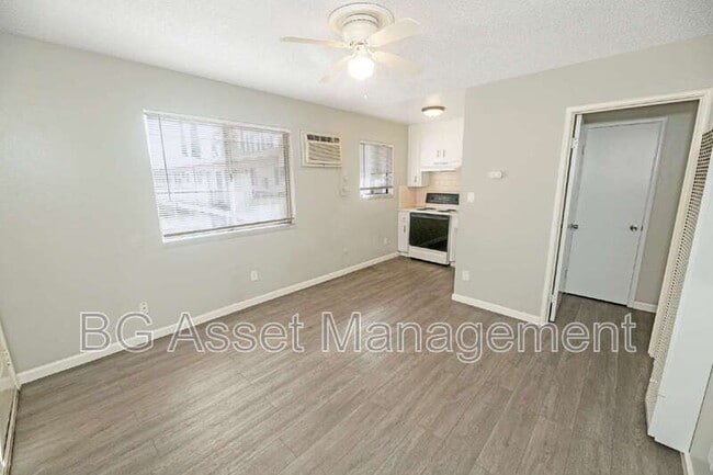 Building Photo - 1928 Ethan Way