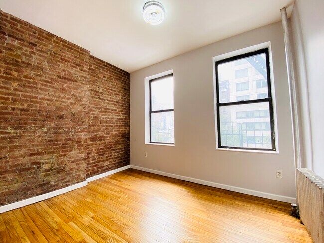 Building Photo - 506 9th Ave