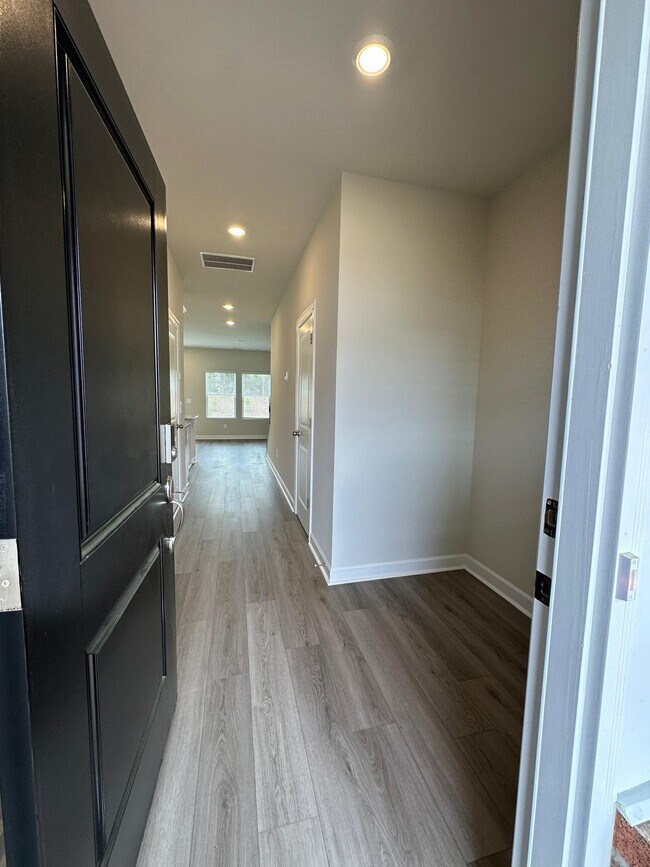 Building Photo - 1744 Braemar Village Dr