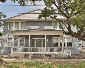 Building Photo - 316 Eastwood St