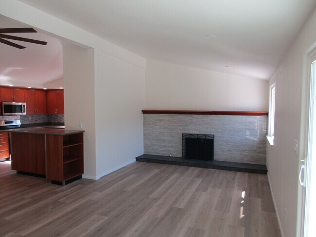 Building Photo - 3585 Via Gala