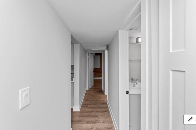 Foto del edificio - 2 bedroom in Old Town IL 60610