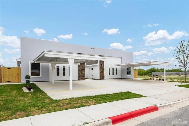 Foto del edificio - 18 N 56th Ln