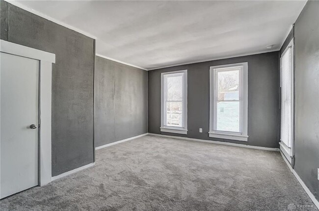 Building Photo - 810 Innisfallen Ave