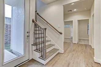 Building Photo - 3905 Tulane Oak Dr